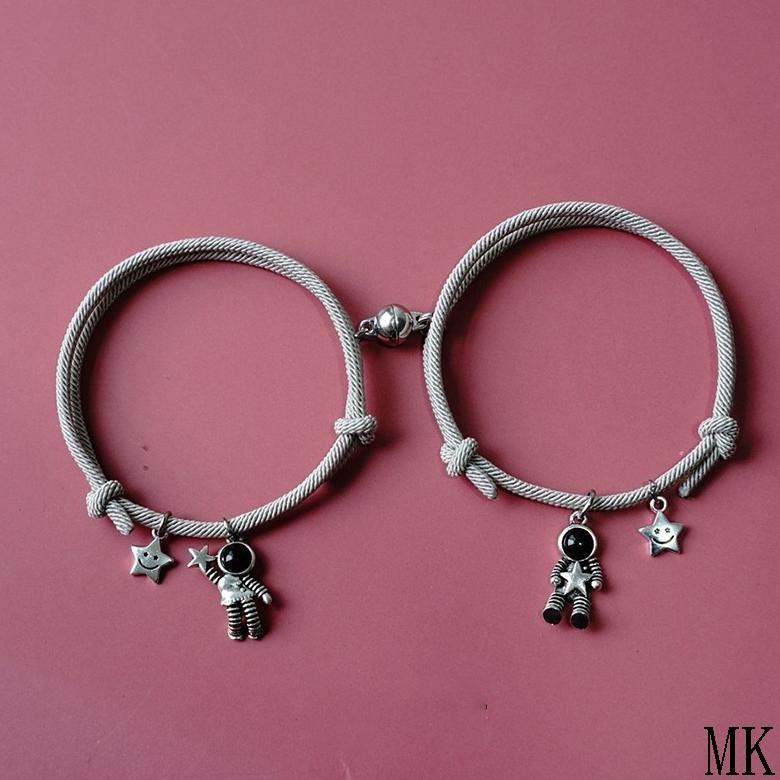 Trending 2 Buah/Set Gelang Pasangan Magnet Lucu Astronot Liontin Gelang Persahabatan Hadiah Ulang Ta