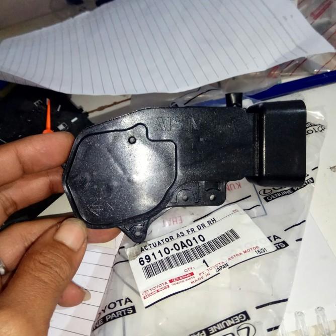 Actuator Motor Central Lock Toyota Kijang Kapsul Depan Kanan Original