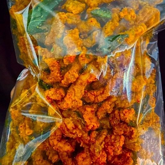 

➶⁎✶ KERIPIK USUS PEDAS DAUN JERUK 1KG KHAS NGABRET Serba Murah