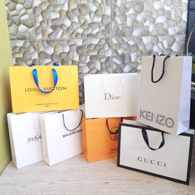 

71 Paperbag Branded Pembungkus Kado Shopping Bag Kelengkapan Tas Kertas Hadiah Bermerk 5472
