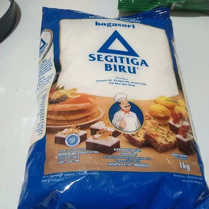 

Tepung terigu segitiga biru 1kg