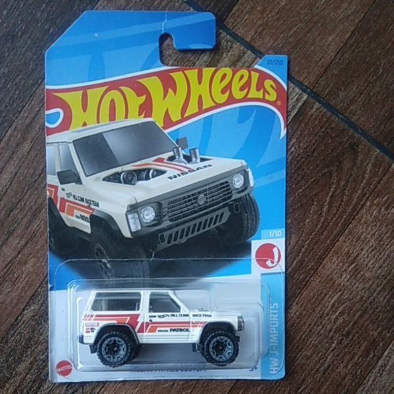 Hot wheels nissan patrol custom