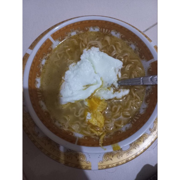 

indomi hangat + nasi