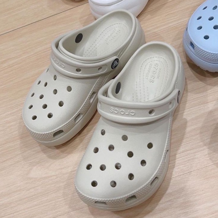 crocs Platform Clog / crocs Classic platform clog / Sandal Wanita Crocs classic platform ✸
