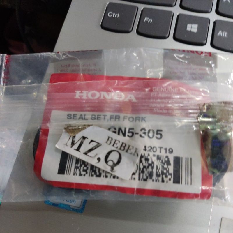 51490GN5305 SEAL SKOK GRAN SUPRA BEAT VARIO ASSY  ORIGINAL HONDA AHM