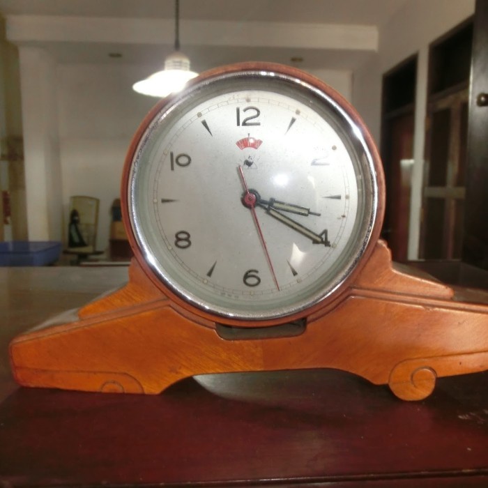 N898U Jam Meja Jadul Ayam Jago A9087