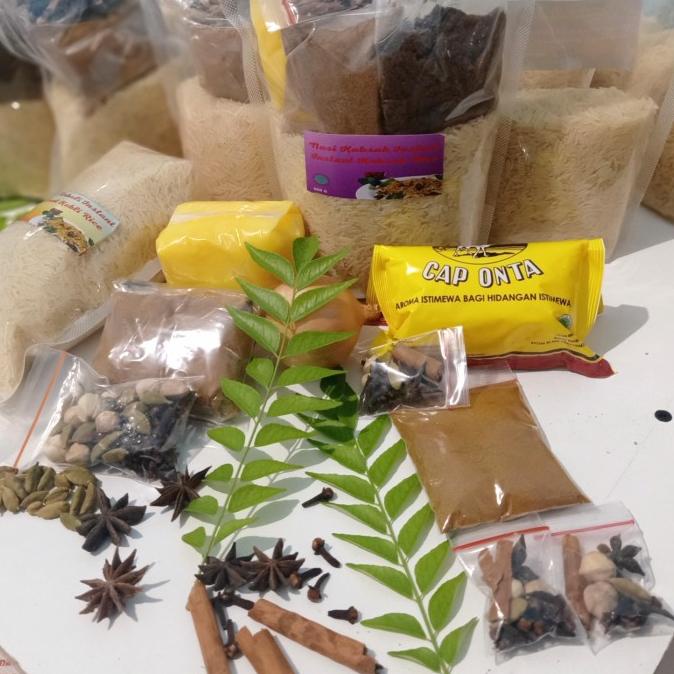 

bumbu kebuli dan beras basmati 1kg paket lengkap siap masak