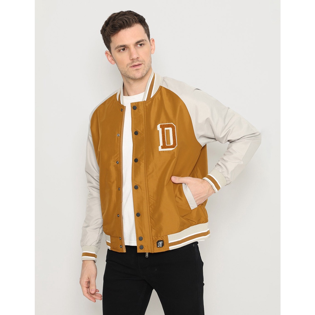 d&f Jacket Parasut Varsity Tobaco Pria 118169920