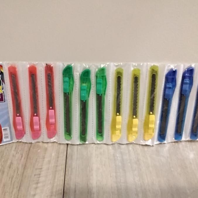 

:>:>:>:>] Cutter kecil plastik transparant