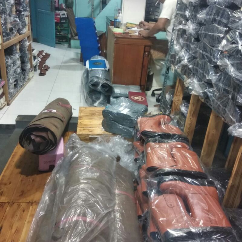 Sepatu Boot Safety Pria Bahan Kulit Kulit // Sepatu Proyek Lapangan Kulit