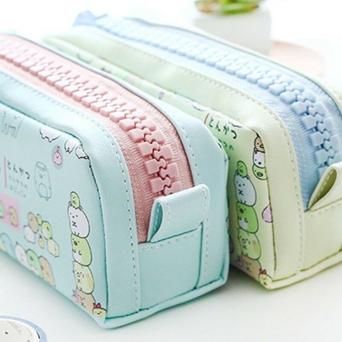 

Terbaru Tempat Pensil Jumbo Karakter Sumikko Gurashi / Tempat Alat Tulis Lucu _.