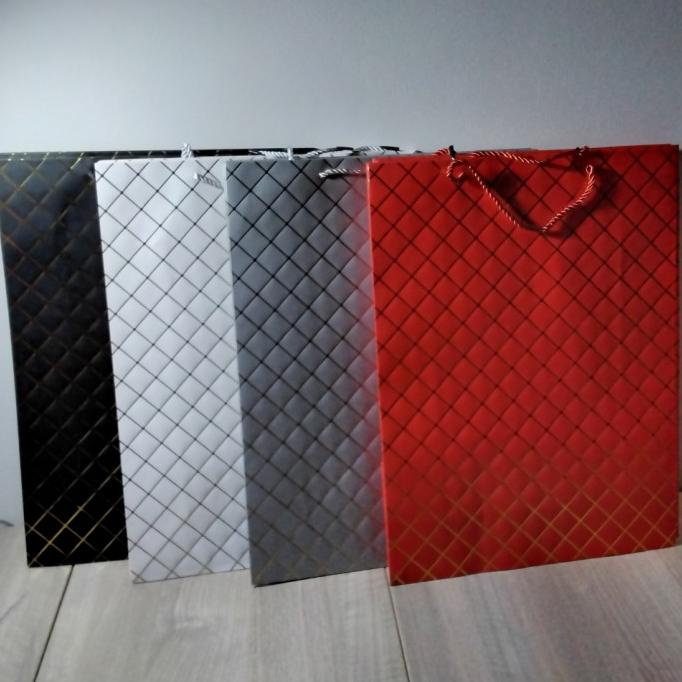 

*$*$*$*$] Paper bag kecil garis kotak2 emas