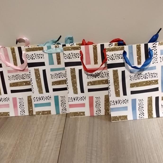 

Produk Terbaik] Paper bag kecil motif pita2 glitter