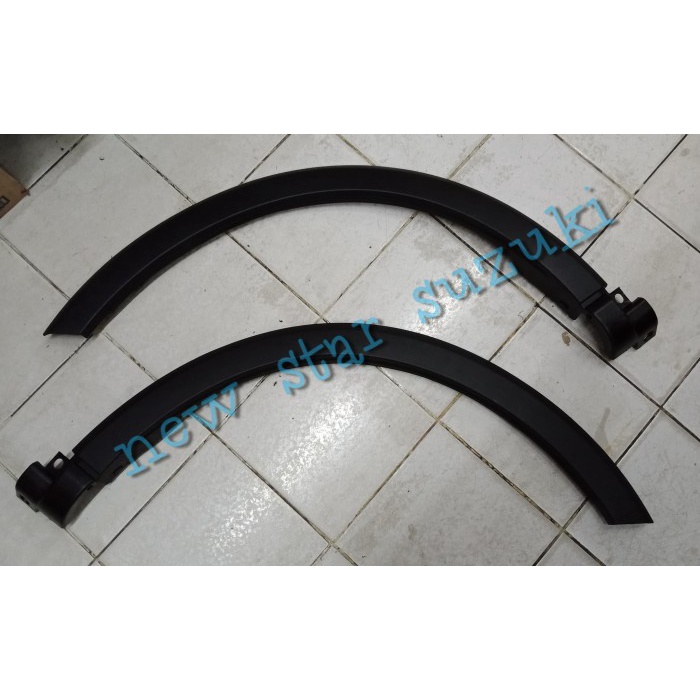 Moulding Fender Belakang Suzuki Ignis Kode Dt 002