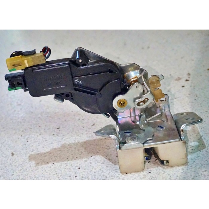 DOOR LOCK MEKANISME KUNCI PINTU BELAKANG BACKDOOR BAGASI MOTOR ERTIGA