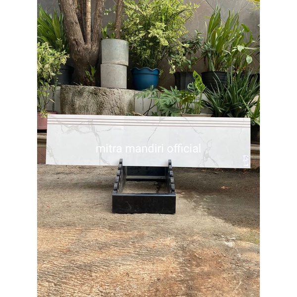 Granite tangga pijakan 30x80 / 30x100 / 30x120 Bianca cararra