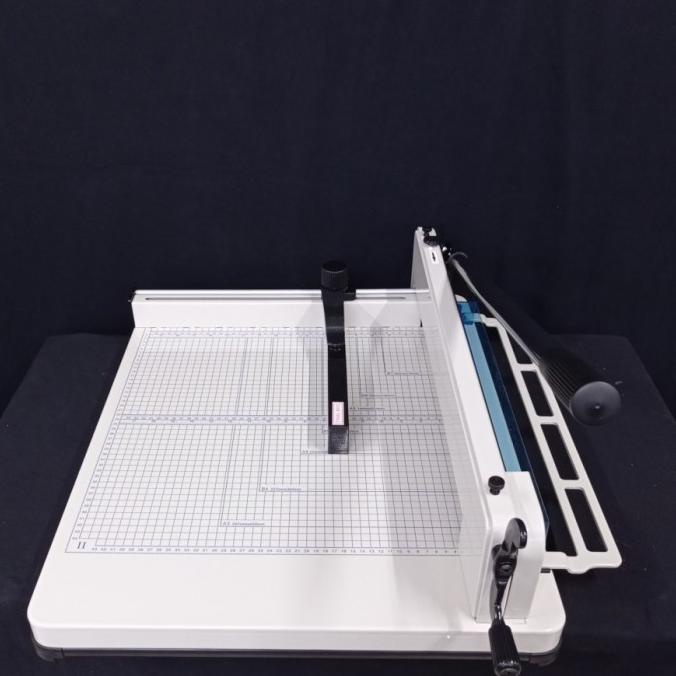 

Mesin Pemotong Kertas 858 A3 / Paper Cutter 858 A3 / Alat Potong 1 Rim