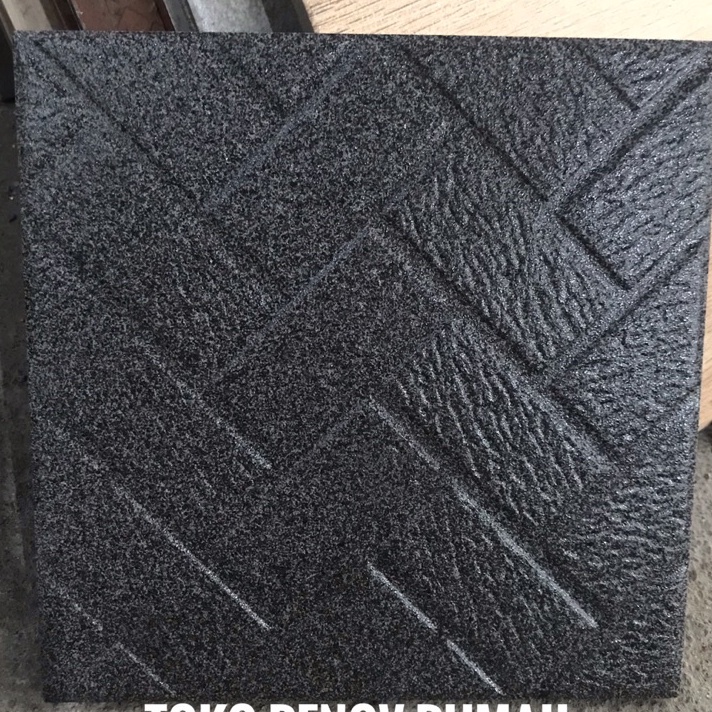 DDI471 keramik lantai 20x20 hitam (kasar)/ keramik lantai kamar mandi/keramik teras/ keramik carpot/