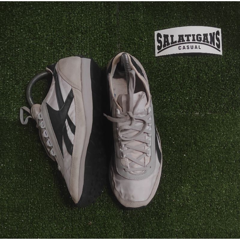 Reebok Aztec Black/White