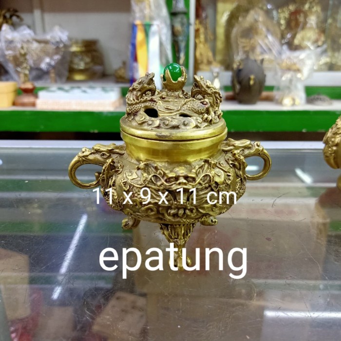 

Adealines- Tempat Bakar Dupa Kerucut Naga - Kuningan 11 X 9 X 11 Cm