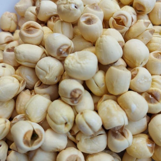 

biji teratai. 1 kg. lotus seed. lianzi