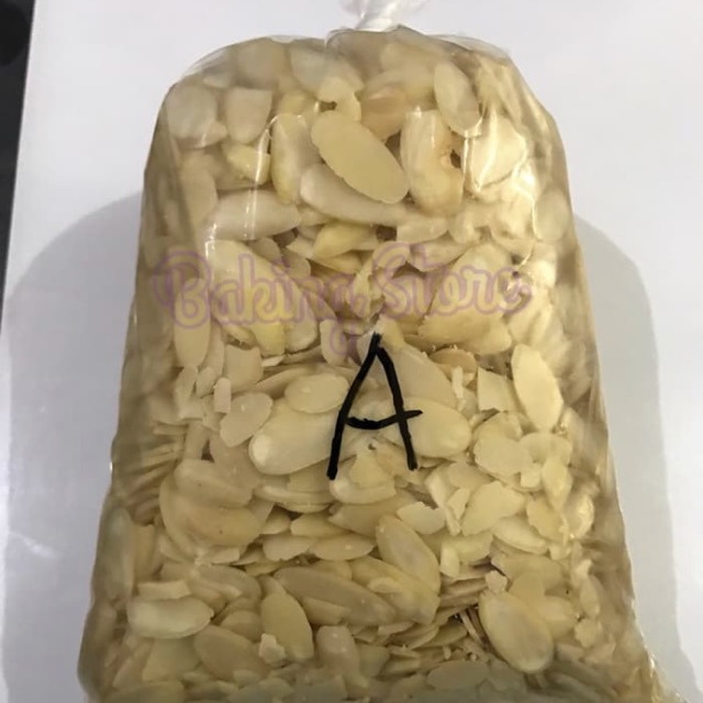 

Kacang Almond Slice 1Kg