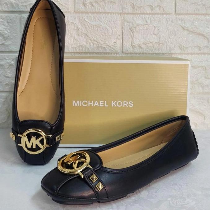 Michael Kors Fulton Moc Nappa Pu/Pyramid Studs. Sepatu Original Black