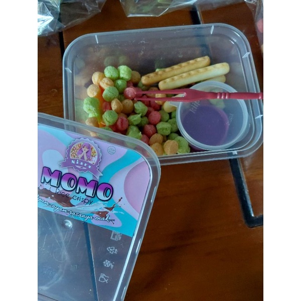 

MOMO NYAM NYAM