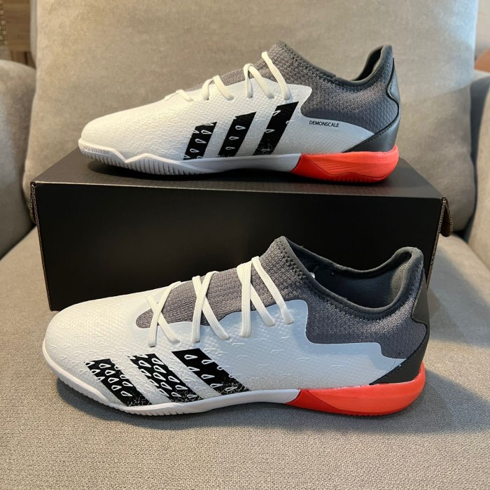 Sepatu Futsal Adidas Predator Freak .3 Low White Red