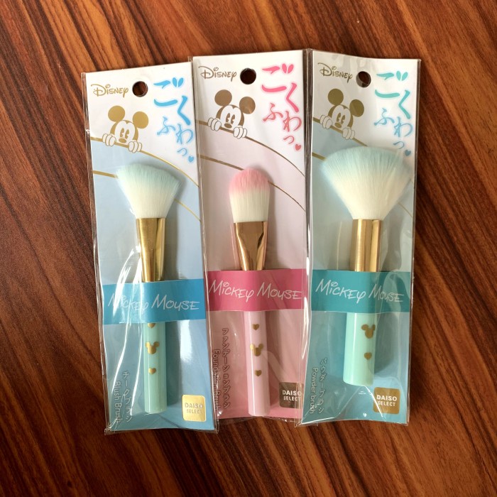 TERBARU Brush Make Up Disney Mickey Minnie Daiso Korea