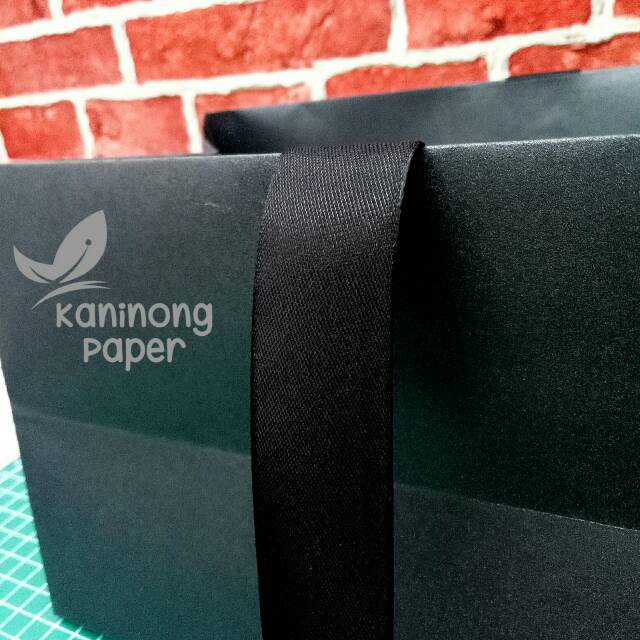 

R Bag Besar Hitam Fancy / Kantong Kertas Hitam / Goodie Bag Hitam / Tas Kertas Hitam - 39X15X15