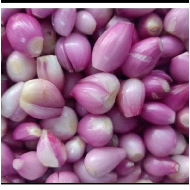 

Bawang Merah kupas dan iris