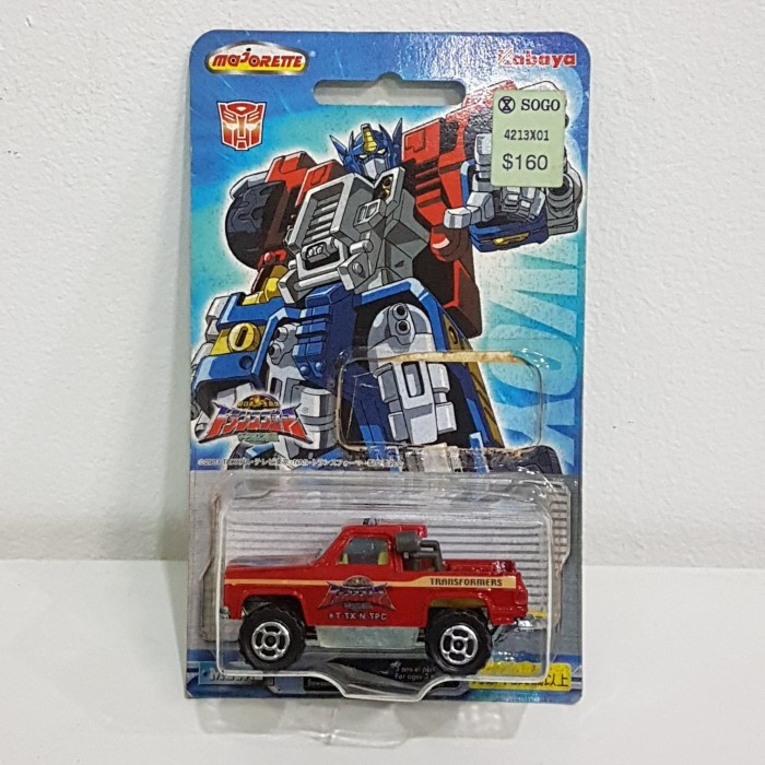 HOT SALE TOYOTA PICKUP 4X4 TRANSFORMER 1/64 BY MAJORETTE KABAYA JAPAN TERBARU