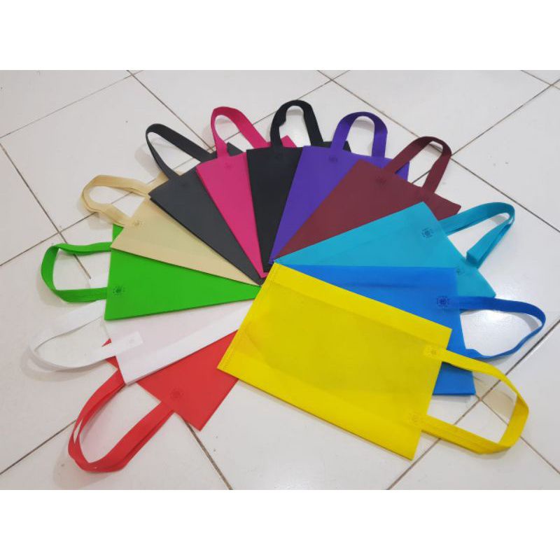 

GOODIE BAG TAS KAIN TAS HAMPERS TAS HAJATAN 25X35X8