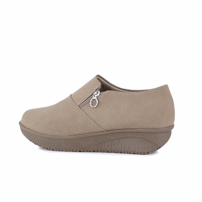 SALE Footwear Aqila Women 36-40 Sepatu Kerja Slip On Wanita Wedges