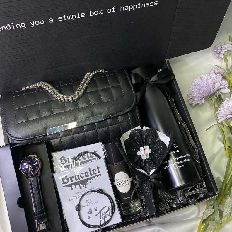 

DPBP0127 GIFTBOX CEWE HAMPERS KADO BESTIE BlLACKSERIES