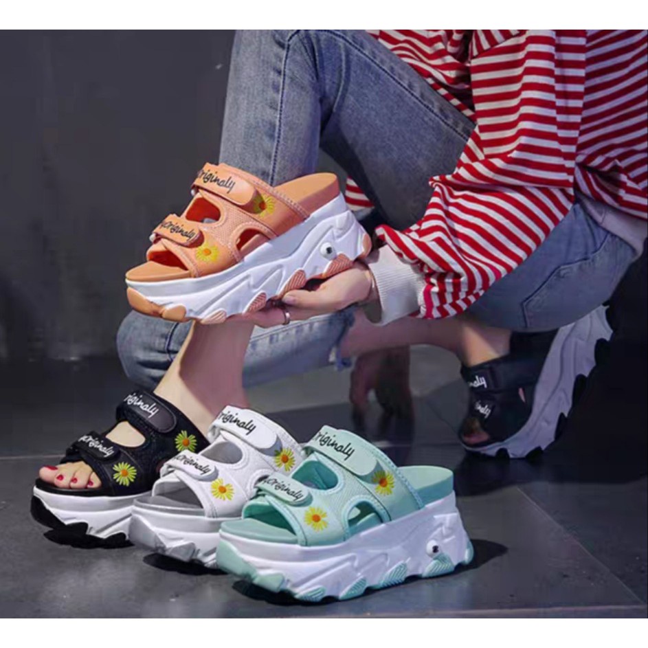 Weges Remaja Casual Sendal Wedges Terbaru Wages Kekinian Wejes Wanita Murah Wedges Kekinian Weges Im