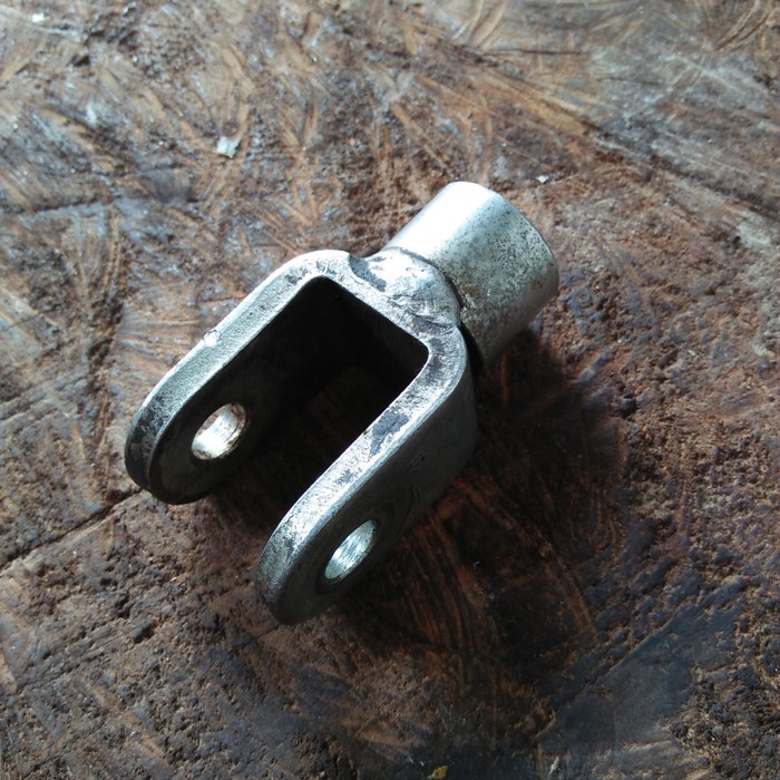 {Bekas} dudukan shock klx 150 belakang ori cabutan Murah