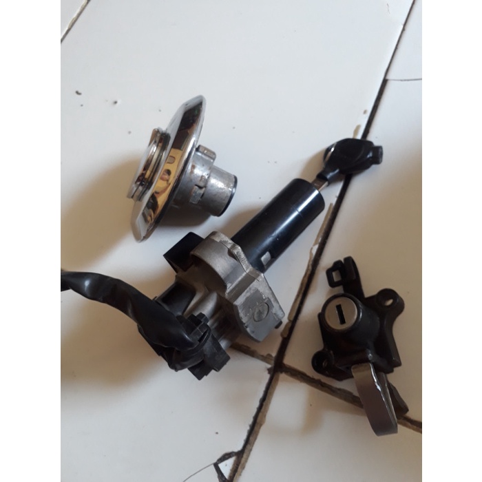 {Bekas} Kunci kontak tiger revo ori Limited