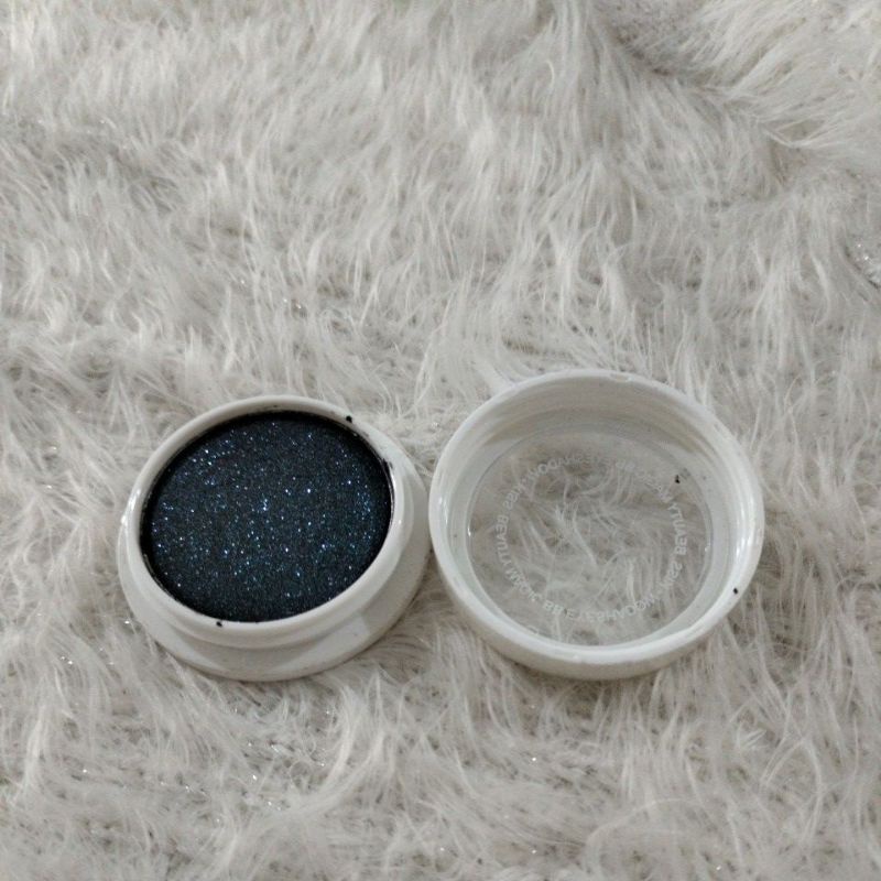KISS BEAUTY EYESHADOW GLITTER