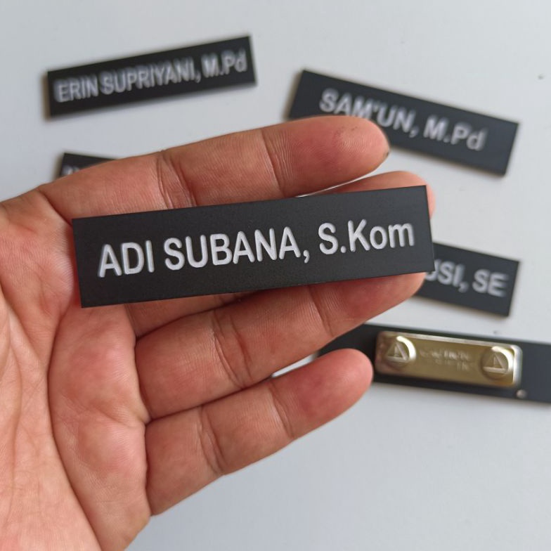 

7R9982 Name Tag Ukir Doff Grafir 87
