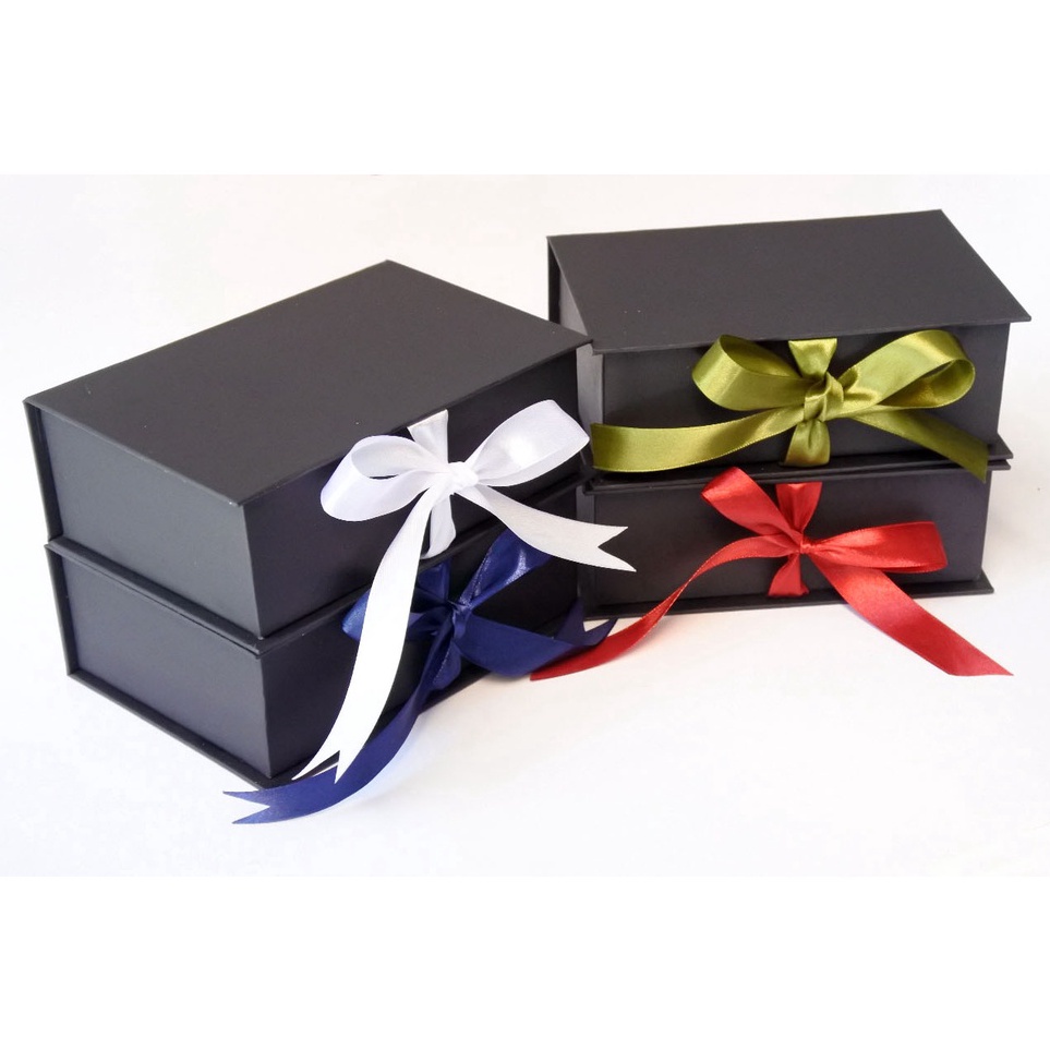 

Sale plus8e8Ds Kotak Kado / Gift Box / Hardbox - Hitam