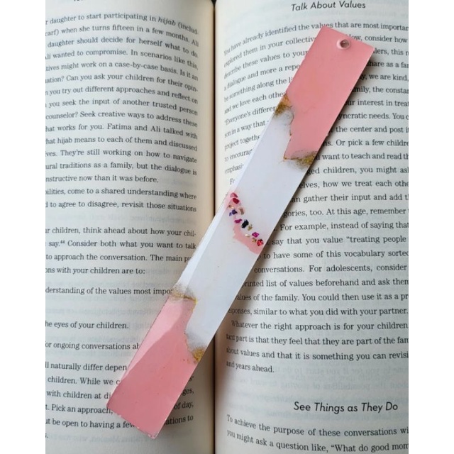 

BOOKMARK PEMBATAS BUKU CUSTOM