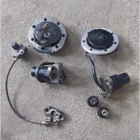 kunci kontak tutup tank kawasaki ninja r ss rr original copotan garansi sparepart