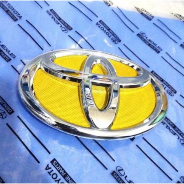 logo depan mobil innova reborn set original toyota garansi sparepart