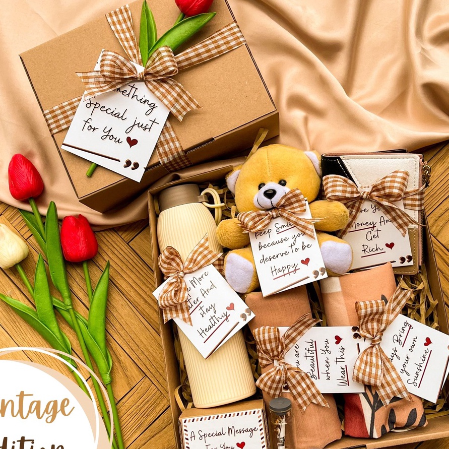 

12.12 STOK READY [VINTAGE] KADO ULANG TAHUN CEWEK WISUDA ANNIVERSARY | HAMPERS GIFT BOX SAHABAT CEWEK | KADO HAPPY BIRTHDAY KADO HAPPY GRADUATION | KADO PACAR CEWE 