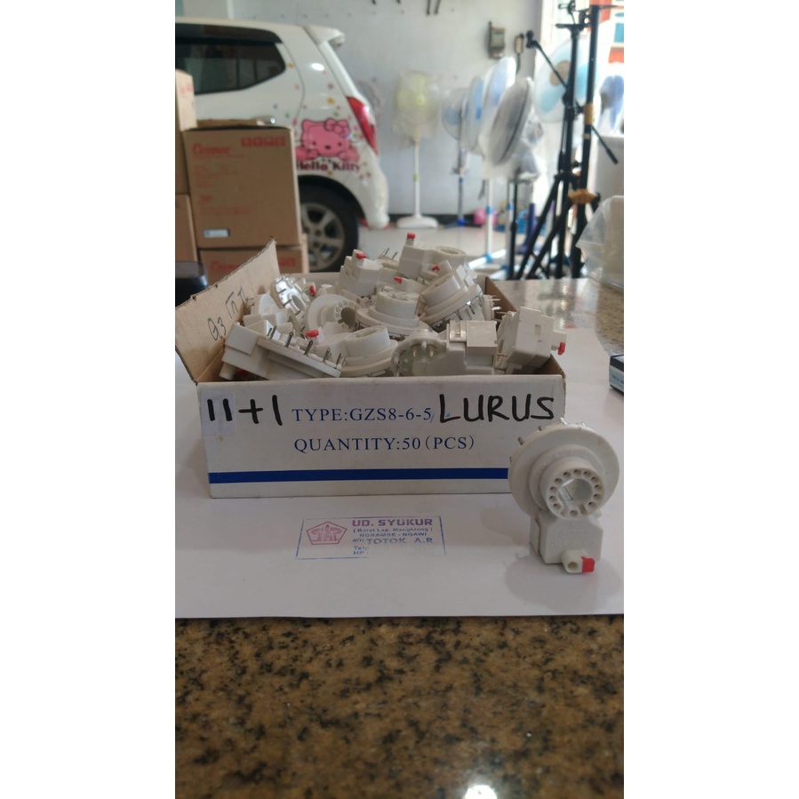 Soket CRT 11 + 1 PIN Kaki Keluar LURUS