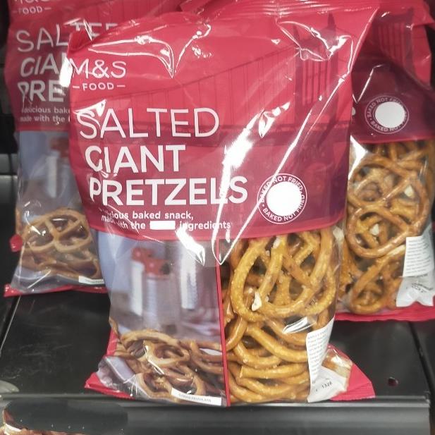 Buruan serbu] m&s salted Giant pretzel brezel pack