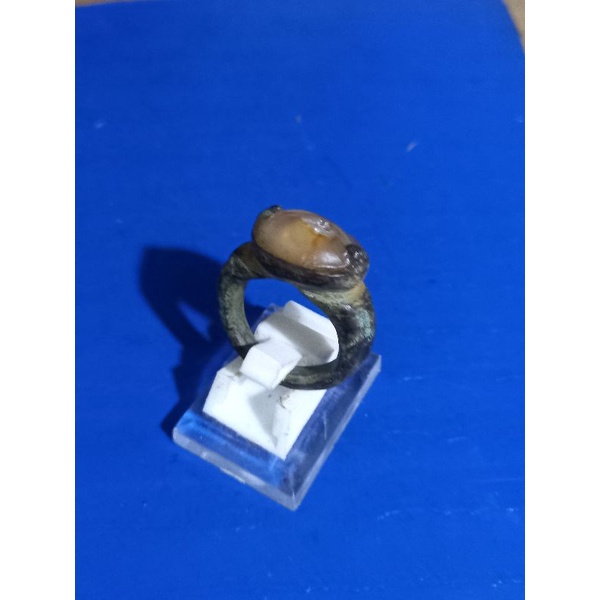Cincin batu combong kuno majapahit