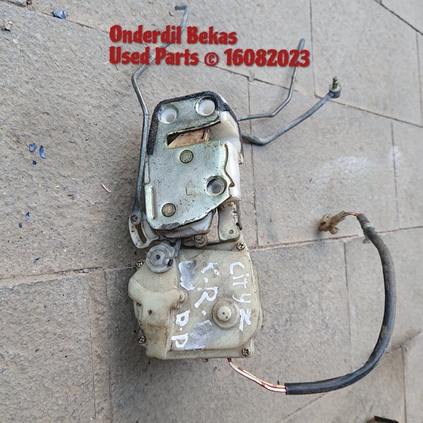 Door Lock Honda City Z Kiri Depan Tahun 2000
